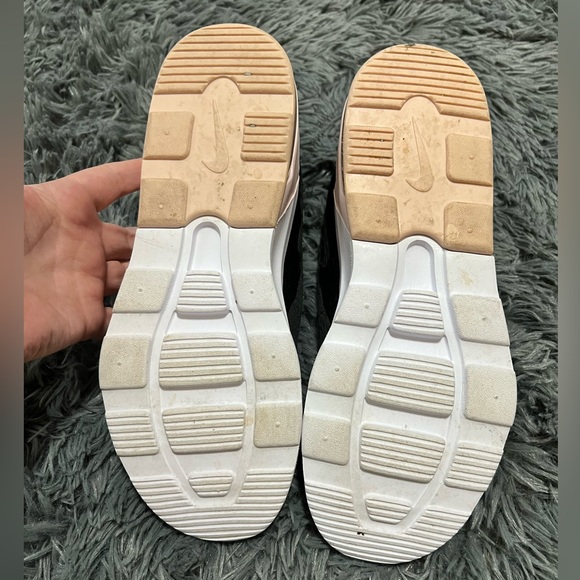 Nike Air Max CU4762-001 Motion 2 Shoes Size 8.5 Barely Rose EUC - Picture 2 of 6